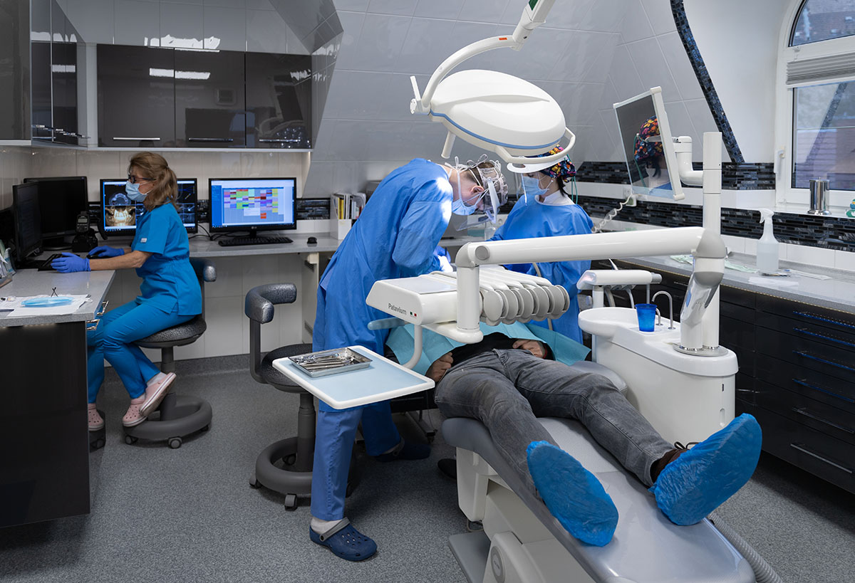 Dent Art Klinik fogászati rendelő Győr - Implantátumban az első
